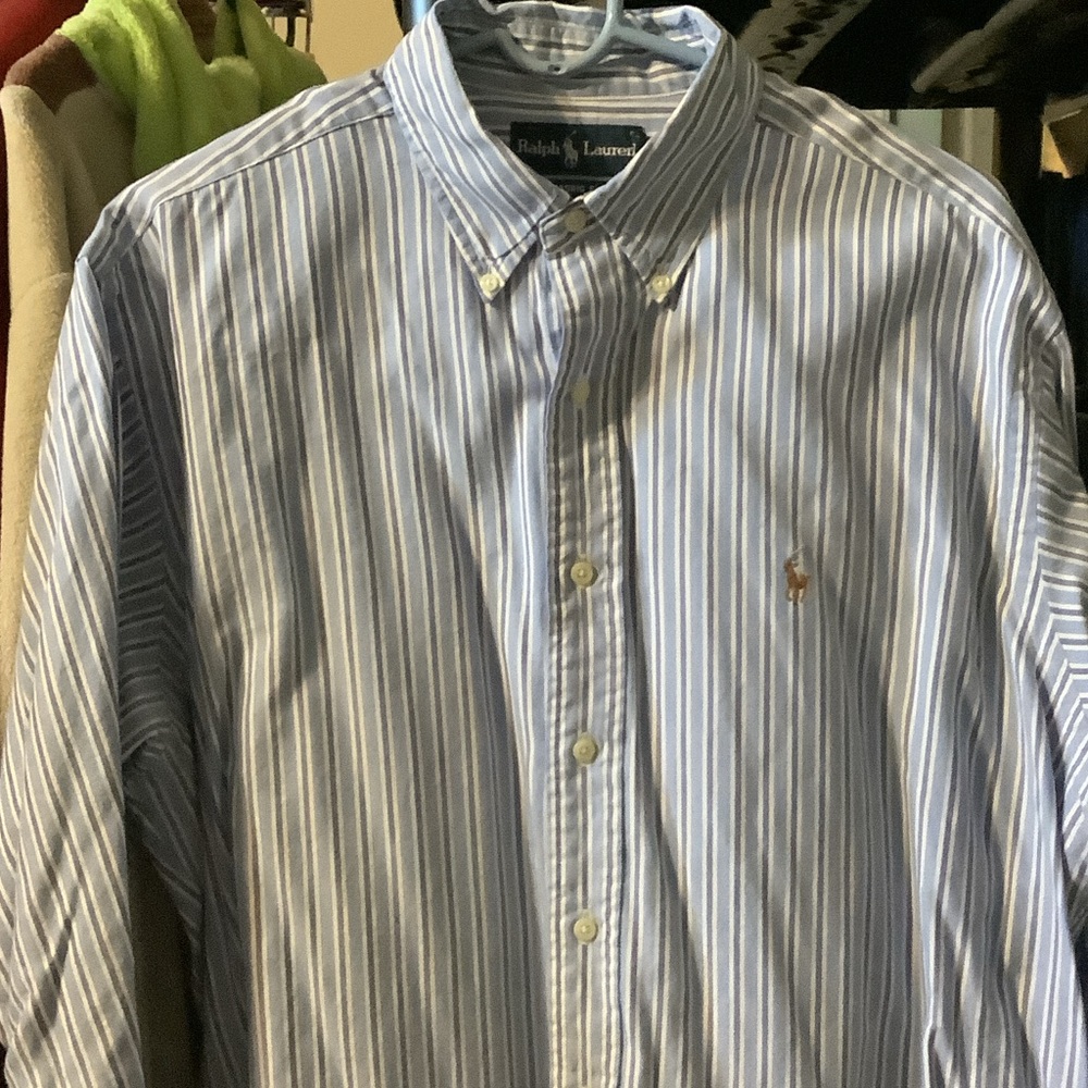 Vintage Ralph Lauren Men's casual L/S buttonup in Blue‎ and White Stripes
